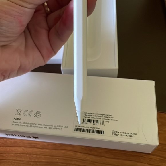 Apple Pencil 2nd generation w/ original box & pamphlet - Picture 3 of 6